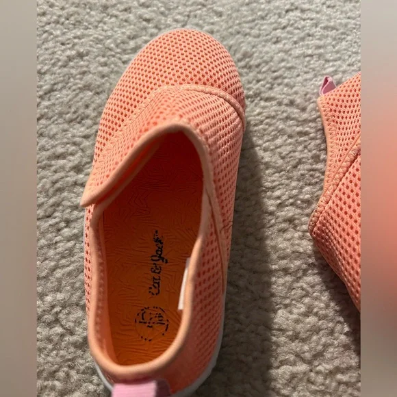Cat & Jack Toddler 9/10 Coral Mesh Water Shoes - Picture 2 of 3